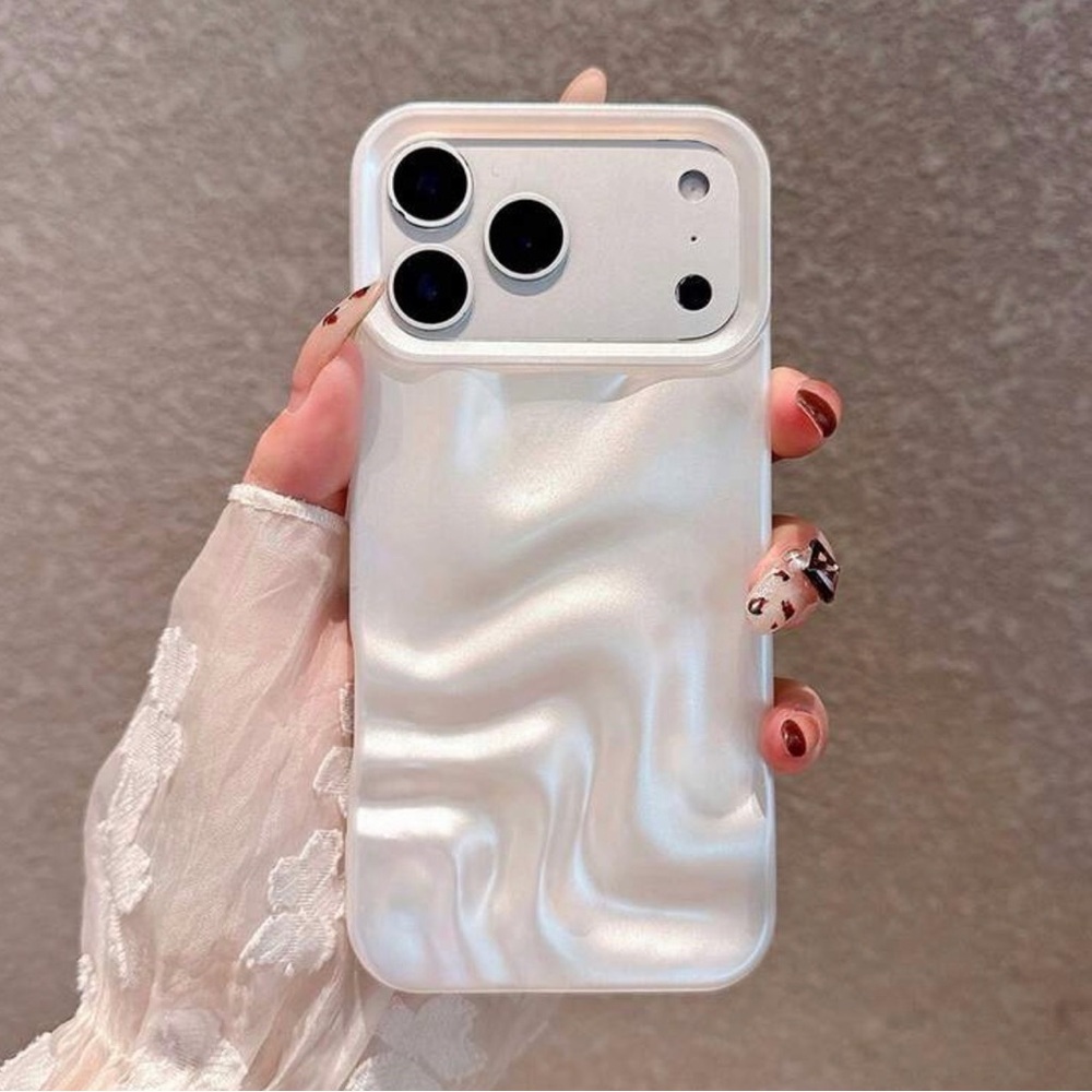 Elegant Pearly White Case for Iphone 17 Pro Max